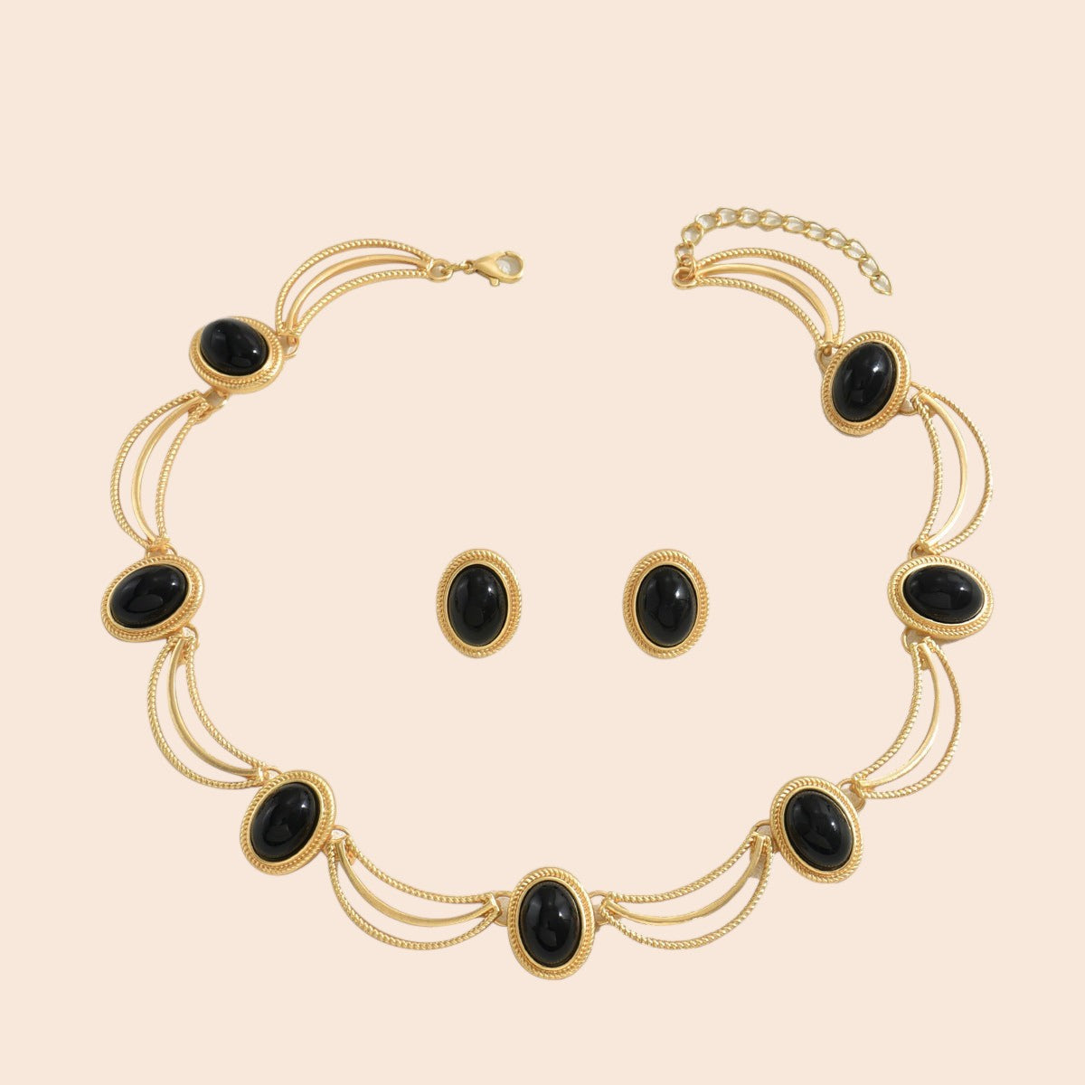 Vintage Noir Jewelry Set – Timeless Gold Elegance