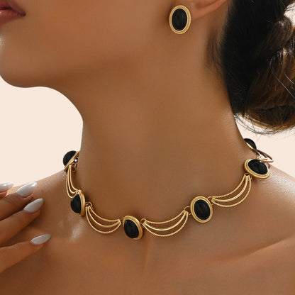 Vintage Noir Jewelry Set – Timeless Gold Elegance