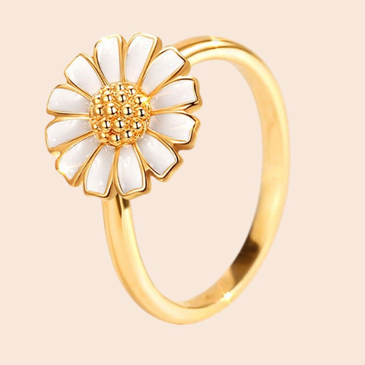 Daisy Bloom Jewelry Collection – Golden Floral Elegance